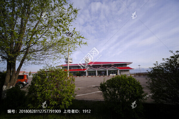 那拉提機場