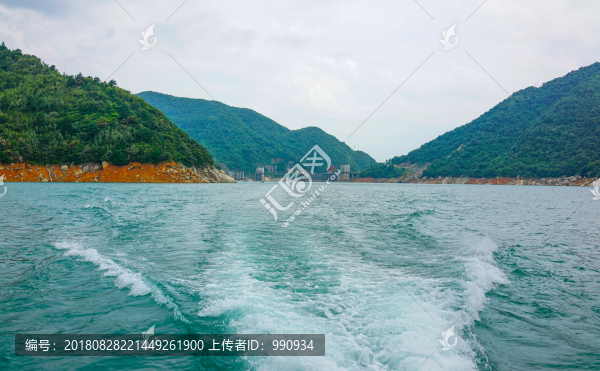 湖水