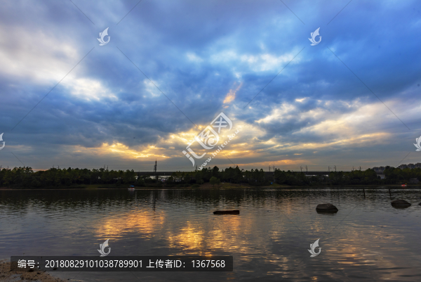 湖泊晚霞風(fēng)景