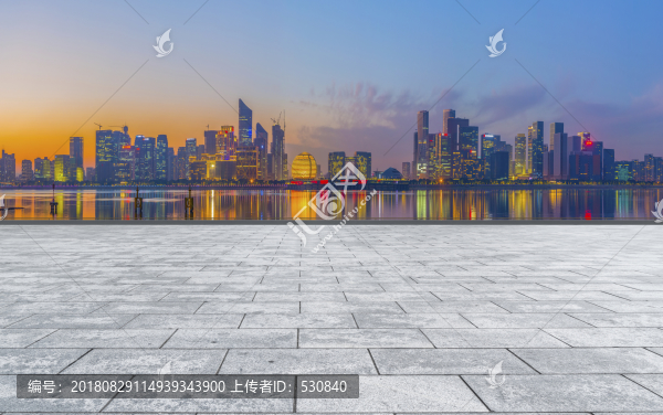 道路地磚和杭州現(xiàn)代建筑群