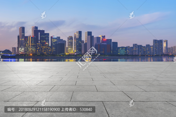 道路地磚和杭州現(xiàn)代建筑群