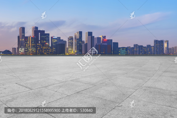 道路地磚和杭州現(xiàn)代建筑群