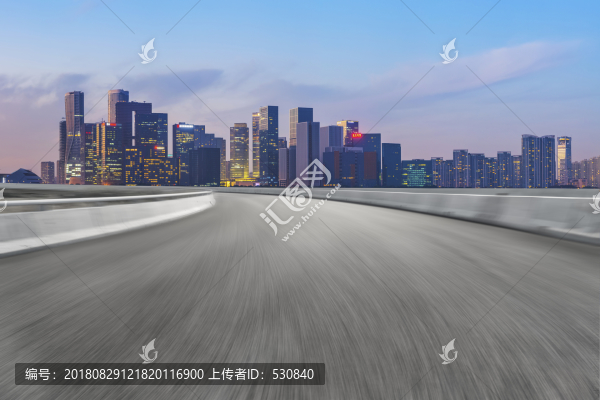 道路地面和杭州錢江新城天際線
