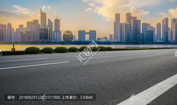 道路地面和杭州錢江新城現(xiàn)代建筑