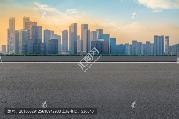 道路地面和錢江新城摩天大樓