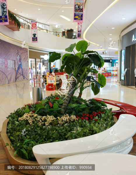 商場(chǎng)內(nèi)景
