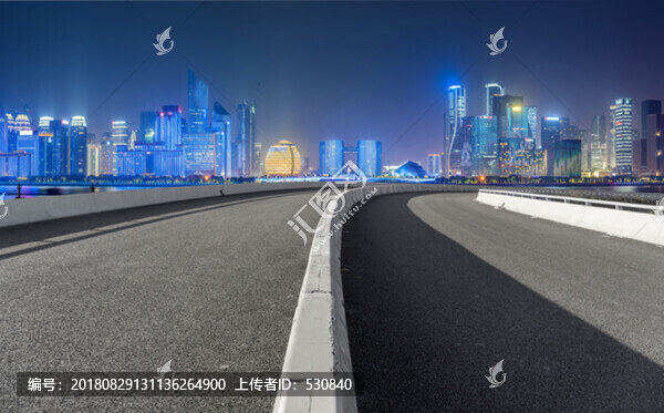 道路路面和杭州錢江新城摩天大樓