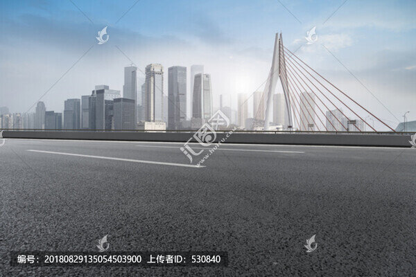 道路路面和杭州錢江新城摩天大樓