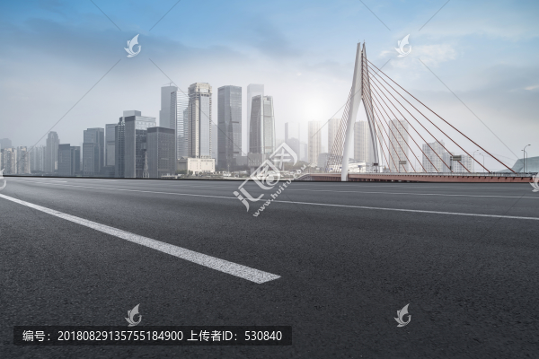 道路路面和重慶城市天際線