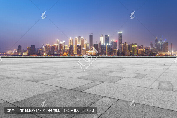 廣場(chǎng)地磚和重慶城市建筑天際線