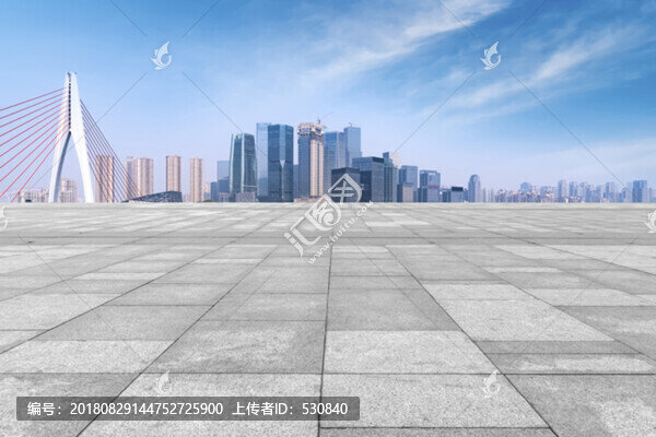 廣場地磚和重慶城市建筑天際線