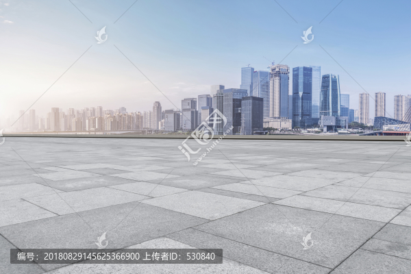 廣場(chǎng)地磚和重慶城市建筑天際線