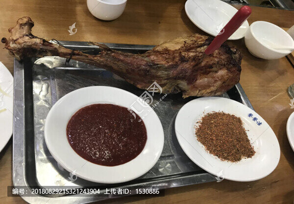 烤羊腿