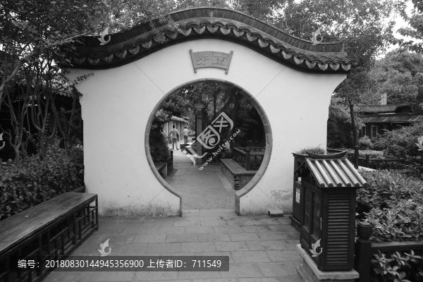 古典園林景觀月亮門