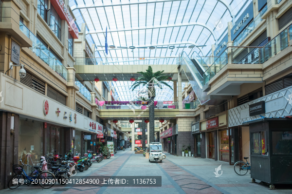 商業(yè)內(nèi)街
