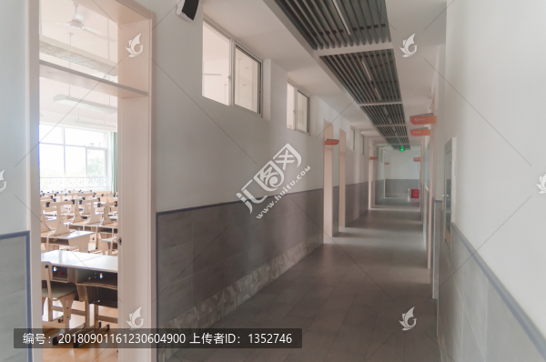 學(xué)校走廊