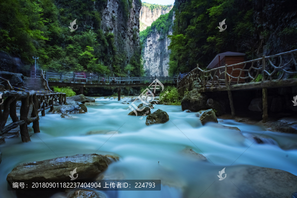 八泉峽風(fēng)光
