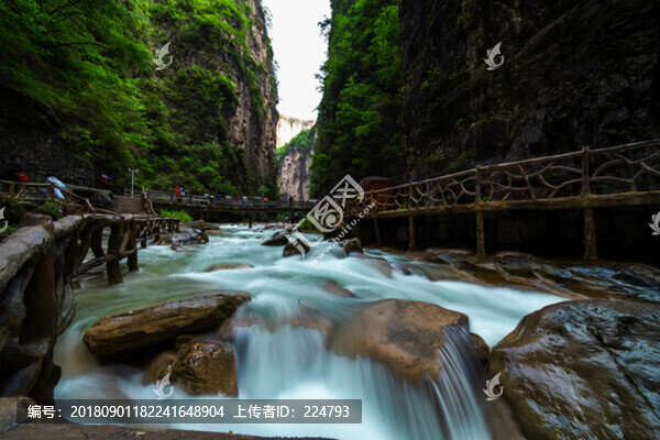 八泉峽風(fēng)光