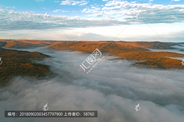 秋季山林云海