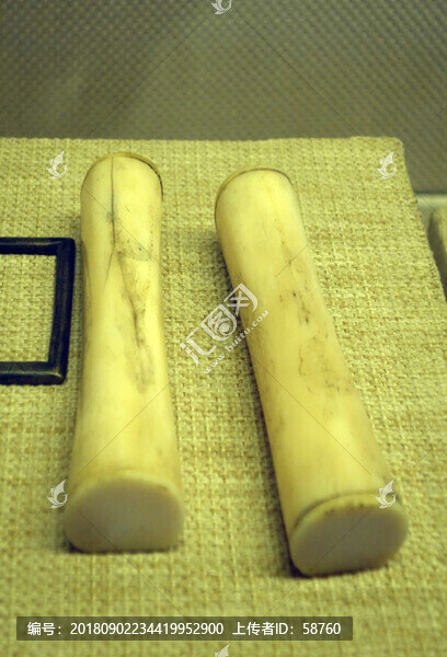 骨質(zhì)鎮(zhèn)紙
