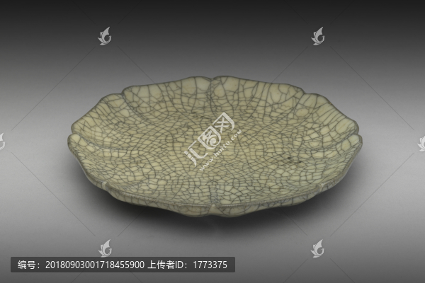青瓷葵口盤(pán)