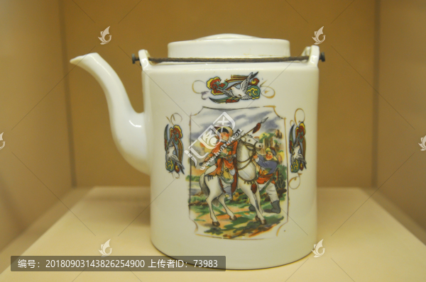 彩繪木蘭從軍圖茶壺