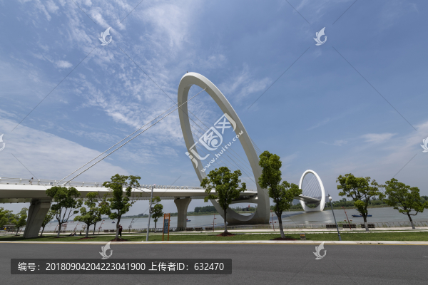 南京眼步行橋