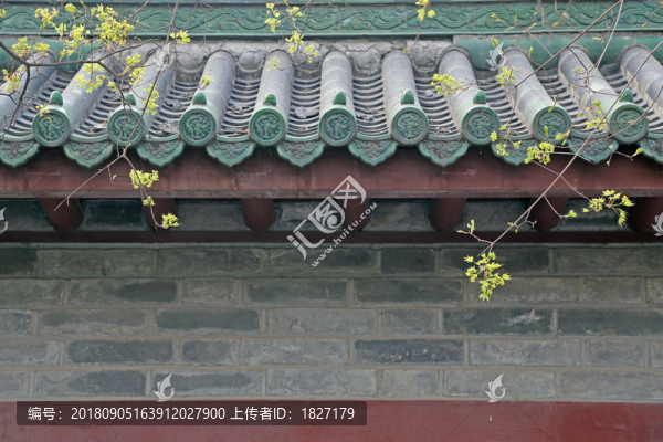 灰磚綠瓦墻