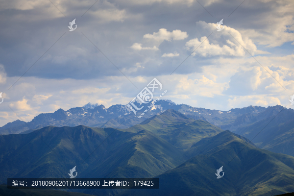 甘孜風(fēng)光高原草甸雪山