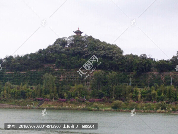 閬中古城
