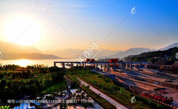 三峽大壩船閘