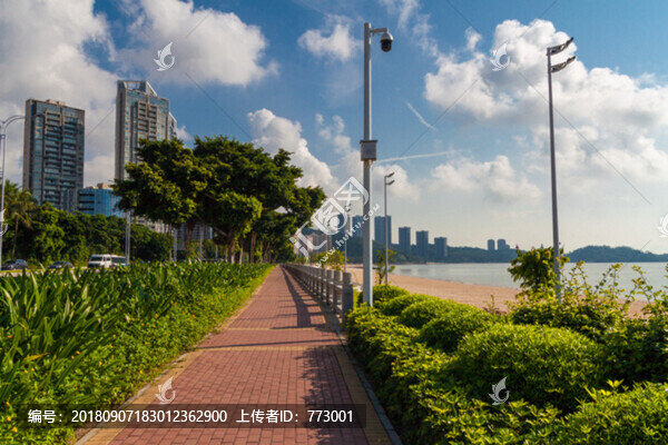 海邊人行道