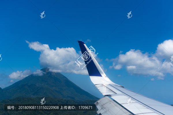 飛機俯拍大海海島