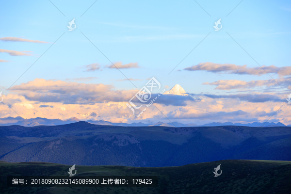 甘孜風光黑石城遠眺貢嘎雪山