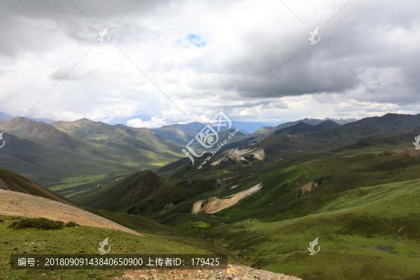 康定縣雅哈埡口高山草甸風(fēng)光