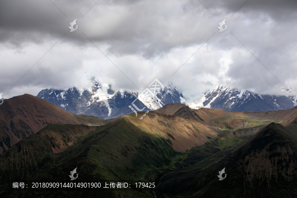 康定縣雅哈埡口眺望貢嘎雪山