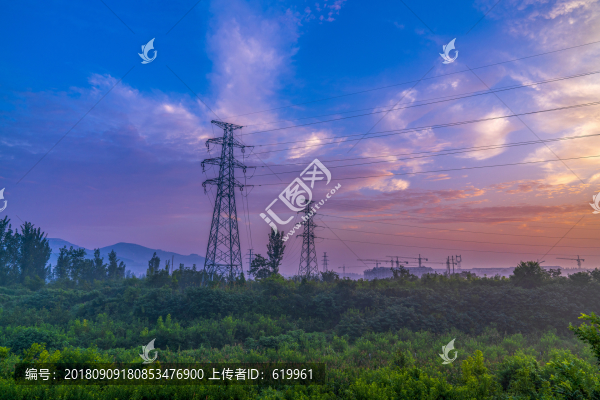 高架鐵塔朝霞