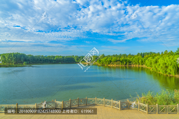 碧水藍(lán)天湖景