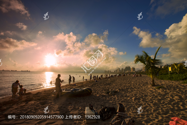 海南三亞灣風光