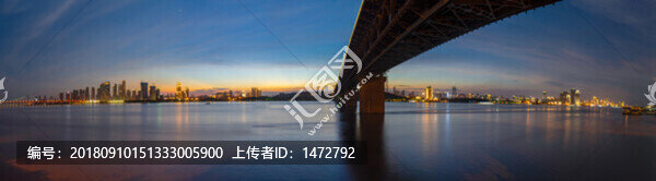 武漢盛夏都市風(fēng)光