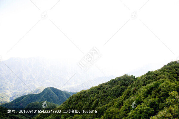 山巒