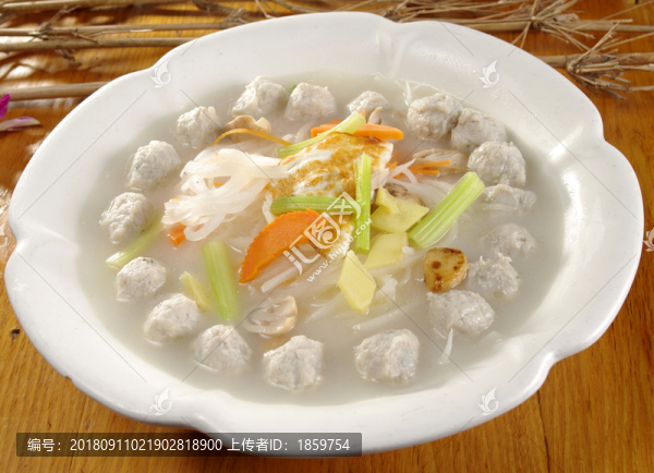 雞湯蘿卜絲浸魚(yú)腐
