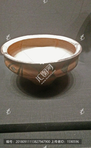 彩陶盆