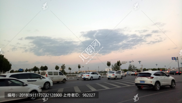 藍(lán)天白云