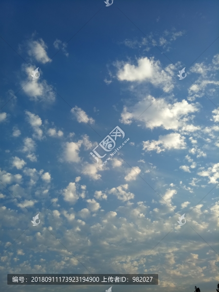 藍(lán)天白云