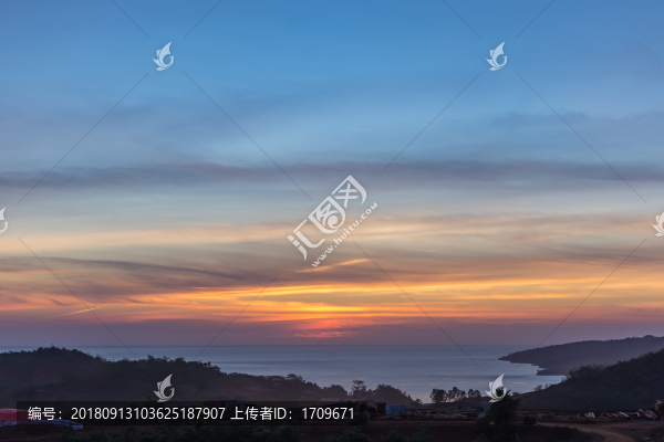 海上彩霞