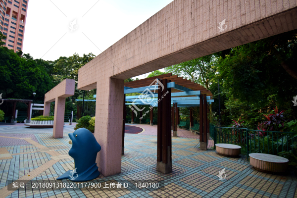 兒童游樂場(chǎng)