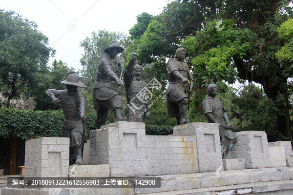 山海關(guān)抗擊清兵入關(guān)雕塑