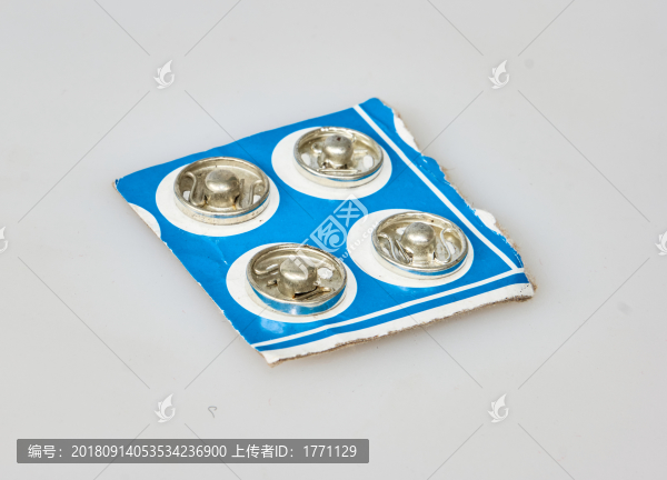 紐扣啪扣