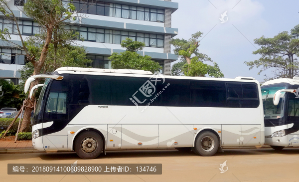 大巴車